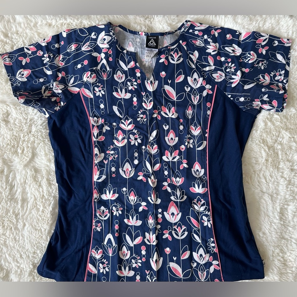 Stretchy floral scrub top